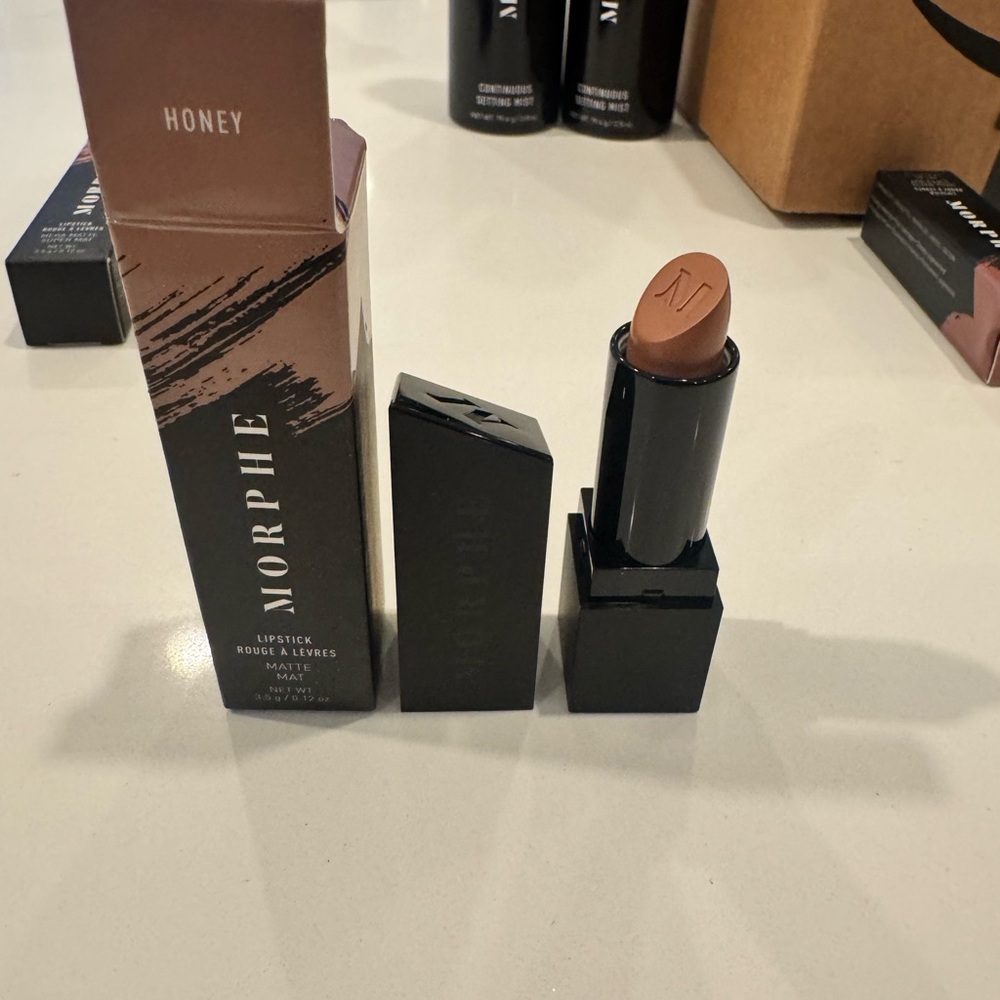 Morphe Honey Lipstick - Matte Finish
